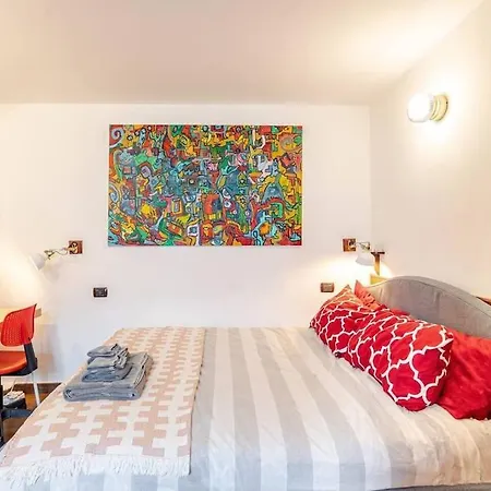 Tiny Steps To Piazza Di Spagna 아파트