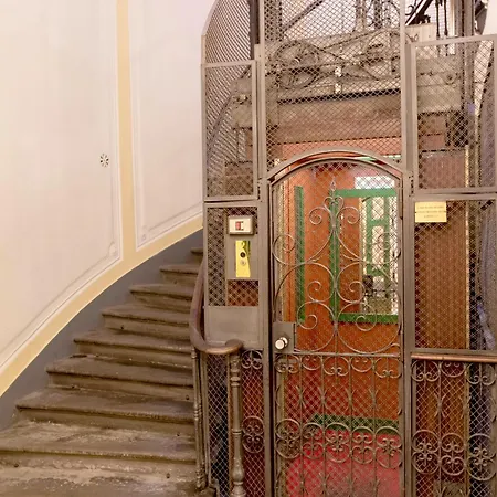 Apartament Tiny Steps To Piazza Di Spagna