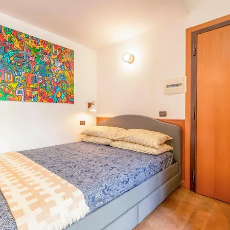 Апартаменты Tiny Steps To Piazza Di Spagna