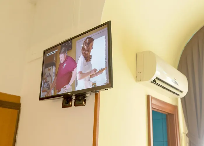 Tiny Steps To Piazza Di Spagna *