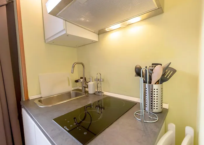 Tiny Steps To Piazza Di Spagna