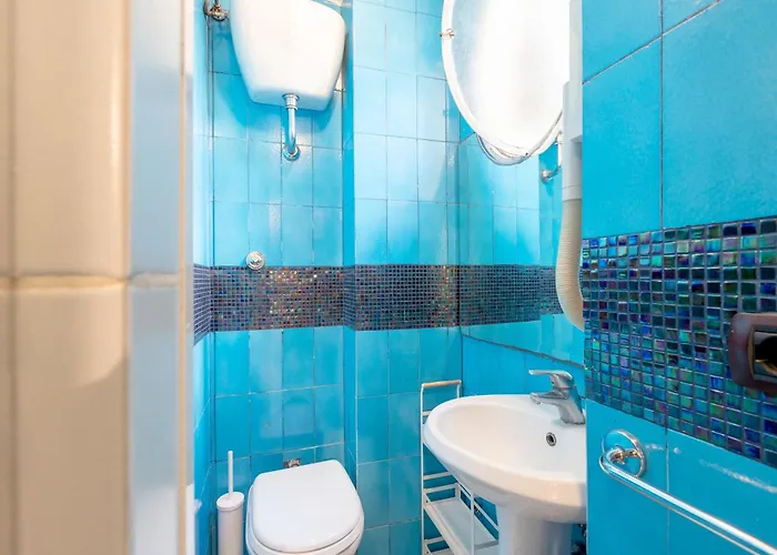 Tiny Steps To Piazza Di Spagna *