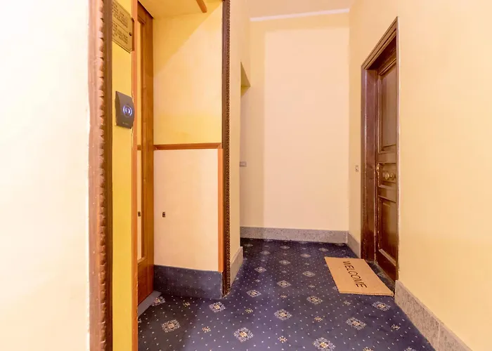 Tiny Steps To Piazza Di Spagna *